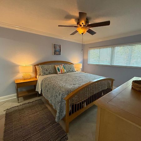 Treasure Island Beach, Fl Waterfront Condo Located Steps Away From The Intracoastal Waterway St. Pete Beach Exterior photo