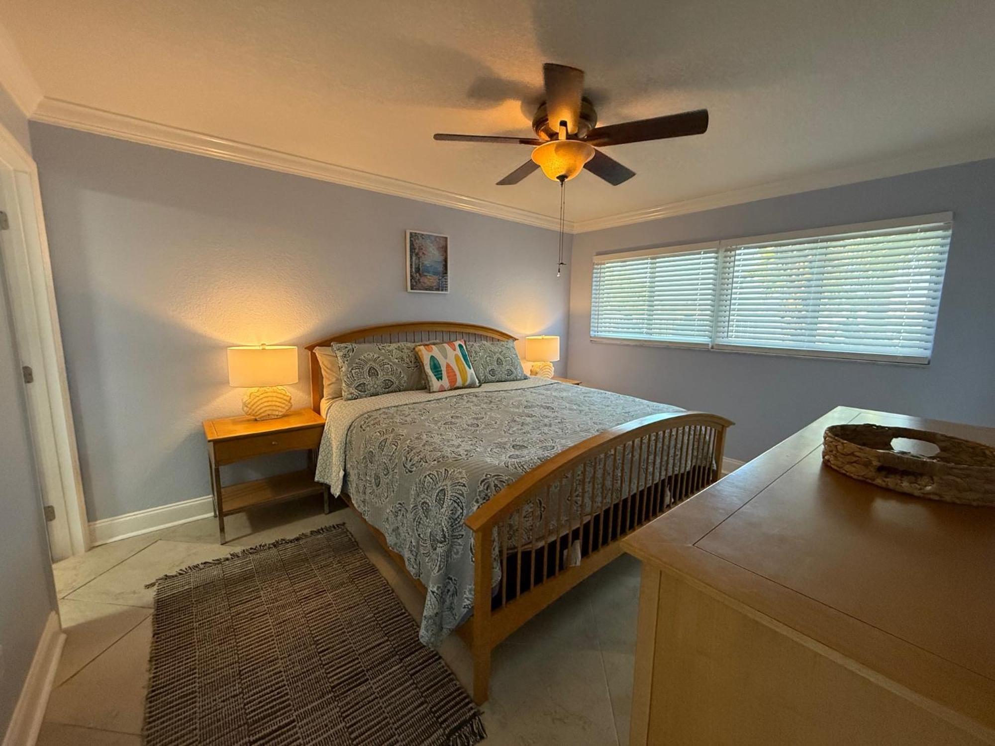 Treasure Island Beach, Fl Waterfront Condo Located Steps Away From The Intracoastal Waterway St. Pete Beach Exterior photo