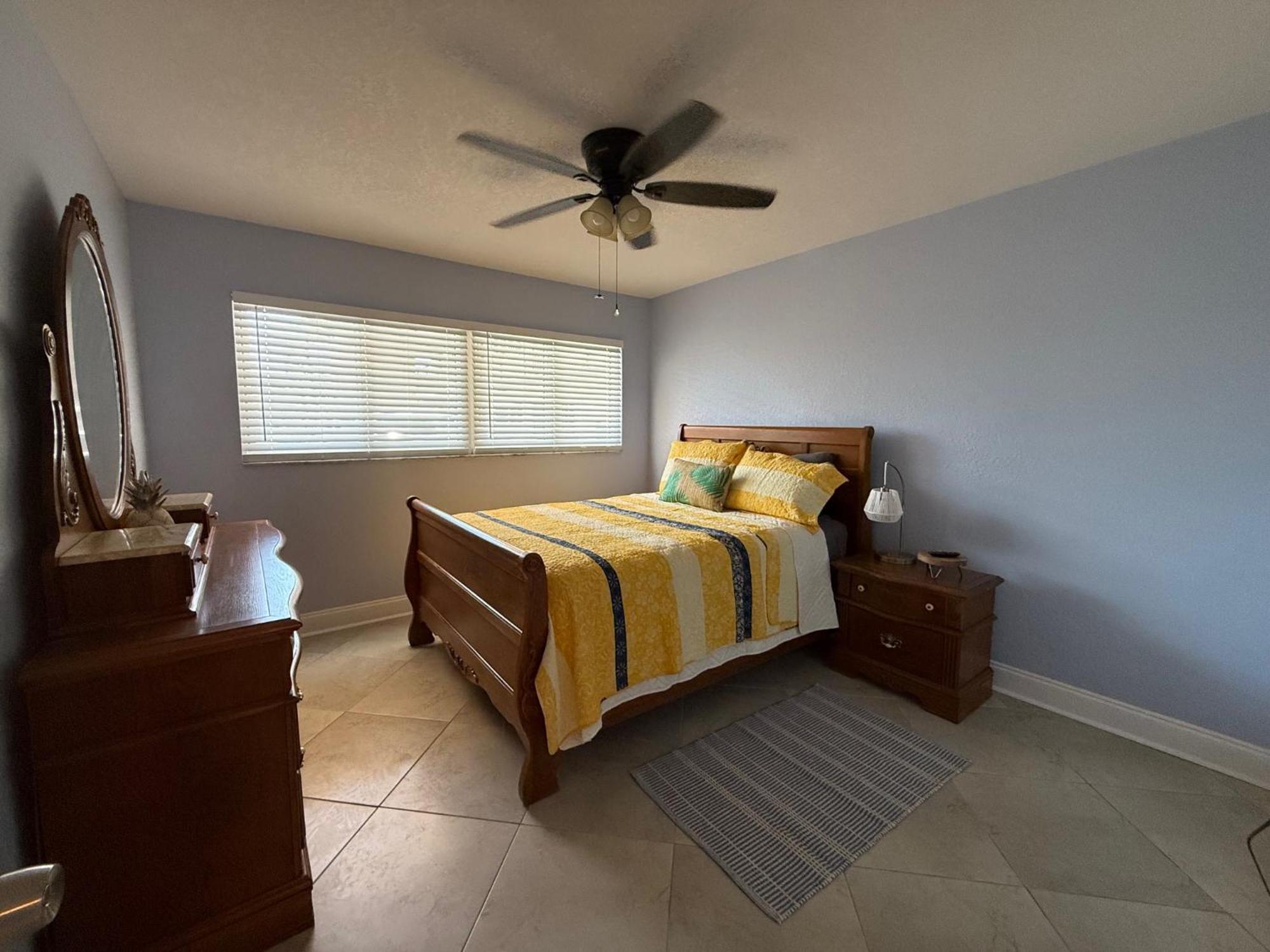 Treasure Island Beach, Fl Waterfront Condo Located Steps Away From The Intracoastal Waterway St. Pete Beach Exterior photo
