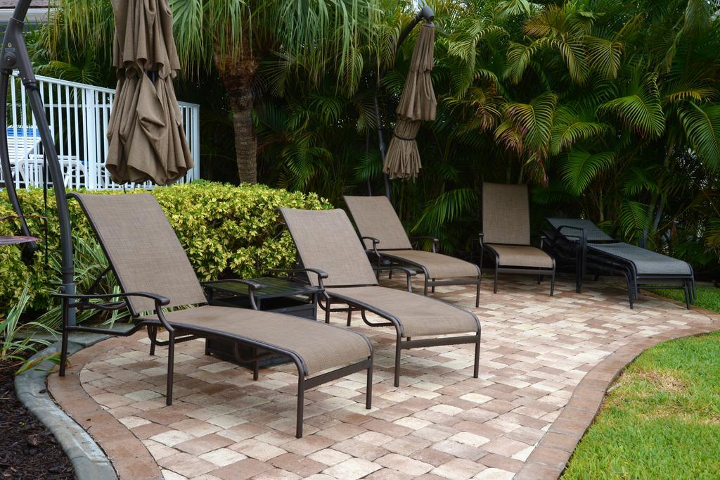 Treasure Island Beach, Fl Waterfront Condo Located Steps Away From The Intracoastal Waterway St. Pete Beach Exterior photo