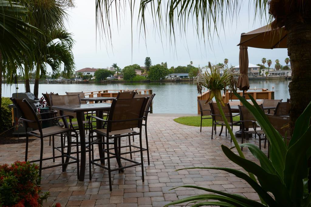 Treasure Island Beach, Fl Waterfront Condo Located Steps Away From The Intracoastal Waterway St. Pete Beach Exterior photo