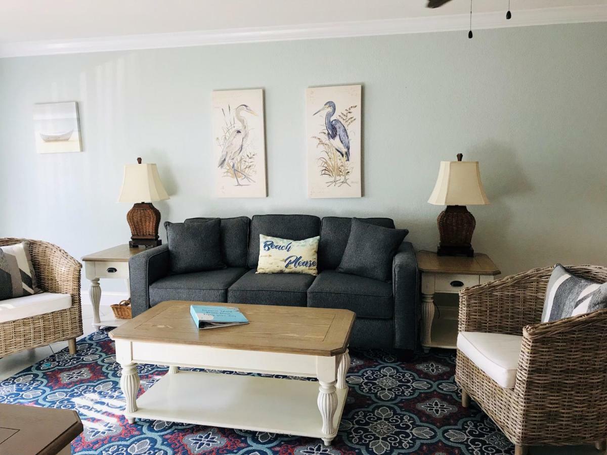 Treasure Island Beach, Fl Waterfront Condo Located Steps Away From The Intracoastal Waterway St. Pete Beach Exterior photo